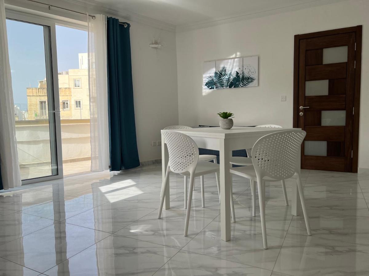 Condo With Patio Overlooking Piazza Gzira Exterior foto