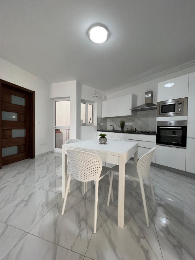 Condo With Patio Overlooking Piazza Gzira Exterior foto